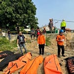 Misteri 7 Jasad di Kali Bekasi: Tim Basarnas Terus Mencari Korban Lain 067976100_1726978604-b1af3a19-0056-4729-a89c-7ec2f997e6a5