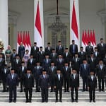 Prabowo Tegur Keras! Menteri Jangan Gunakan Kop Kementerian untuk Pribadi 083297800_1729488616-20241021-Foto_Bersama-AP_1