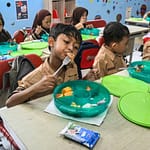 Survei: 77,6% Publik Dukung Program Makan Bergizi Gratis Prabowo Subianto prg-mkngz