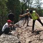 Dihantam Gelombang Pasang, Jalan Ini Bisa Putus Jika... WhatsApp-Image-2025-04-20-at-9.23.00-PM-780×493