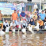 Demi Ekosistem, 5.000 Benih Ikan Patin dan Gurame Ditebar! 04082025105213_1
