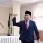 Aksi 28 Detik Lempar Mikrofon Zamroni Aziz Tuai Gelombang Kritik 047855500_1758496512-1000494958