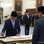 Di Balik Sosok Asli Pangkalan Bun yang Kini Jadi Menteri Pekerja Migran 074391000_1757323434-6c439f94-d4cc-4fd9-b9c2-3cd4eaff6a47