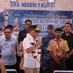 Gubernur Agustiar Sabran Serahkan 32 Panel Digital untuk Sekolah di Kobar 02102025061853_0