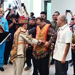 Gubernur Kalteng Sambut Menteri dan JAM Intelijen dengan Prosesi Adat 25092025045226_0