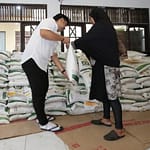 6.073 Keluarga di Palangka Raya Terima 20 Kg Beras per Rumah Tangga Penyaluran-Bantuan-Pangan_4-768×512