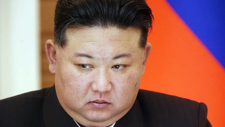 Kim Jong Un Dilaporkan Eksekusi Mati Puluhan Pejabat Setelah Banjir Mematikan di Korea Utara