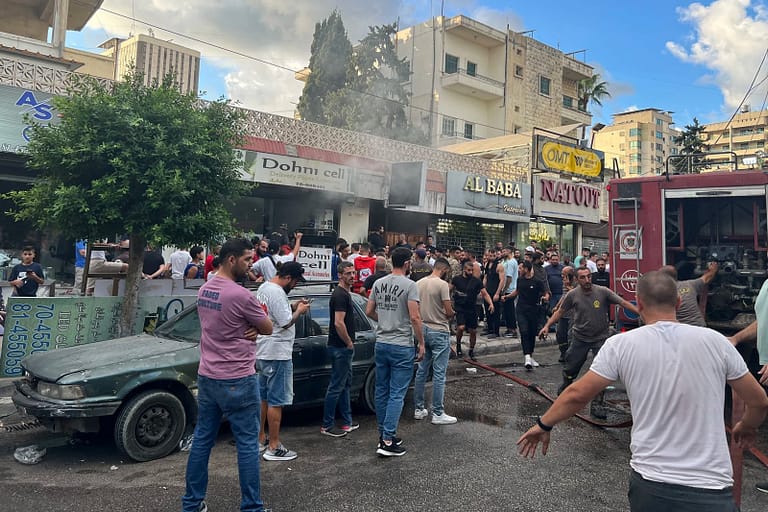Ledakan Perangkat Komunikasi Kembali Terjadi di Lebanon Sehari setelah Ledakan Pager yang Lukai Ribuan Orang