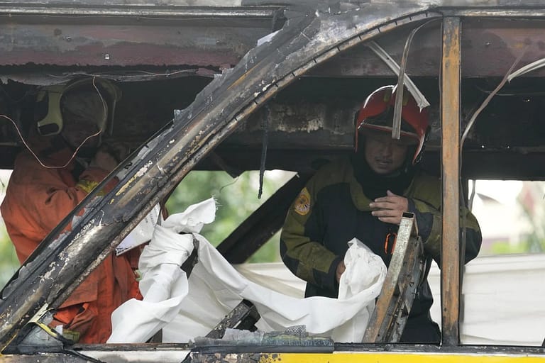 Kebakaran Bus Sekolah di Thailand Tewaskan Lebih dari 20 Siswa dan Guru