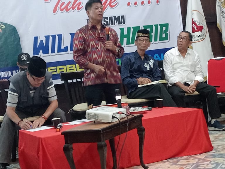 Willy-Habib Temui Damang Kepala Adat di Acara Hasupa Hasundau: Dukung Harmonis, Lindungi Hukum Adat Dayak