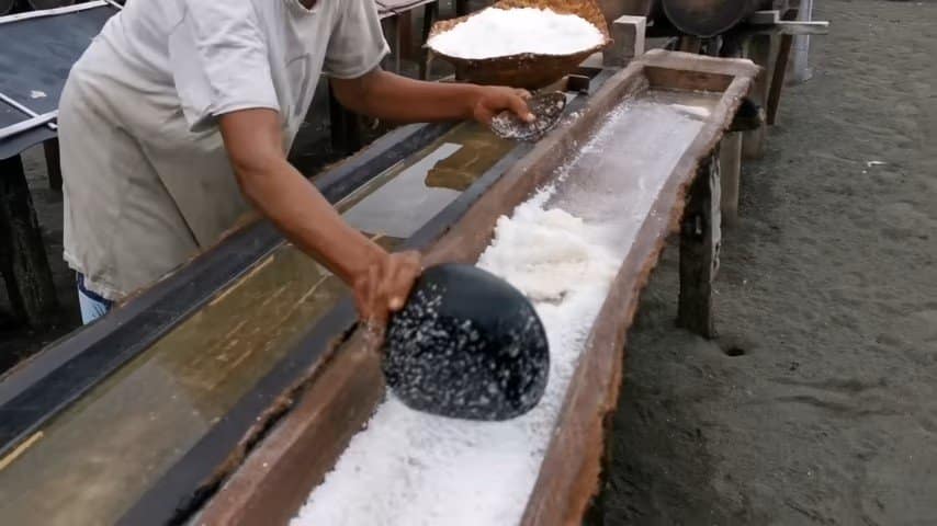 Meski Punya Lautan Luas, RI Masih Perlu Impor Garam 2,4 Juta Ton